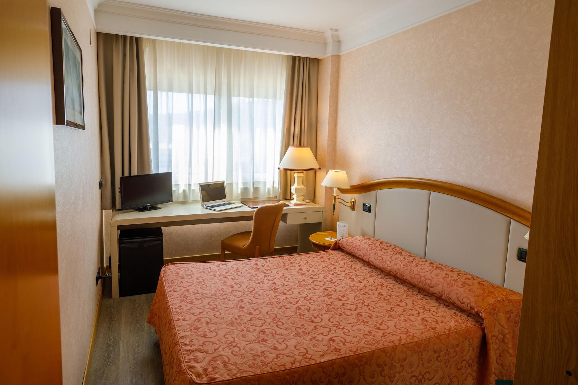 Perugia Plaza Hotel Экстерьер фото