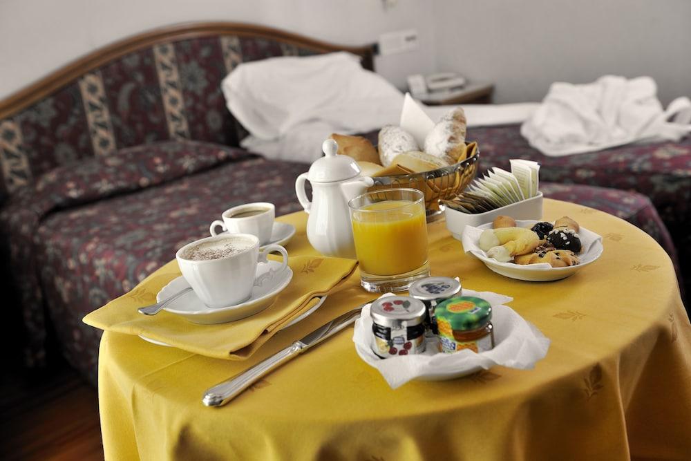 Perugia Plaza Hotel Экстерьер фото