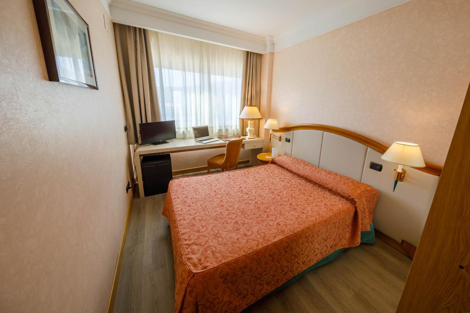 Perugia Plaza Hotel Экстерьер фото